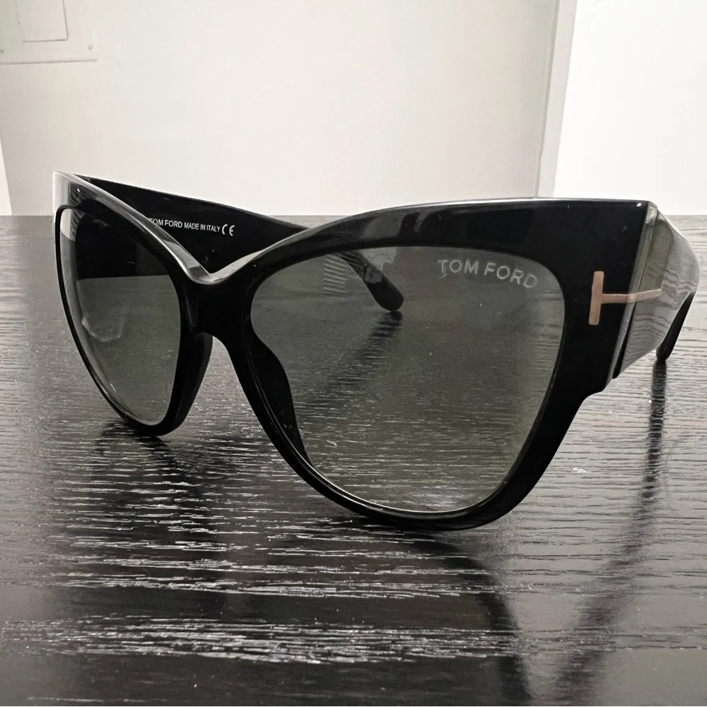 Tom Ford Anoushka Sunglassesses - Picture 1 of 5